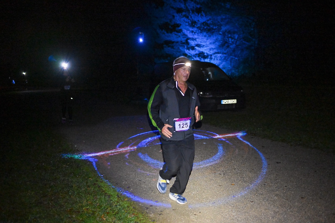 10. Bestzeitmarathon München
Der Lauf gegen die Gesetze der Physik am 29.10.2022 in München-Riem.
Fotocredit
Hannes Magerstaedt
hannes@magerstaedt.de
Tel.01728178700