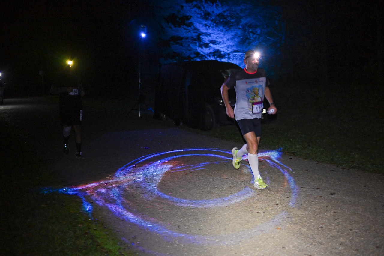 10. Bestzeitmarathon München
Der Lauf gegen die Gesetze der Physik am 29.10.2022 in München-Riem.
Fotocredit
Hannes Magerstaedt
hannes@magerstaedt.de
Tel.01728178700